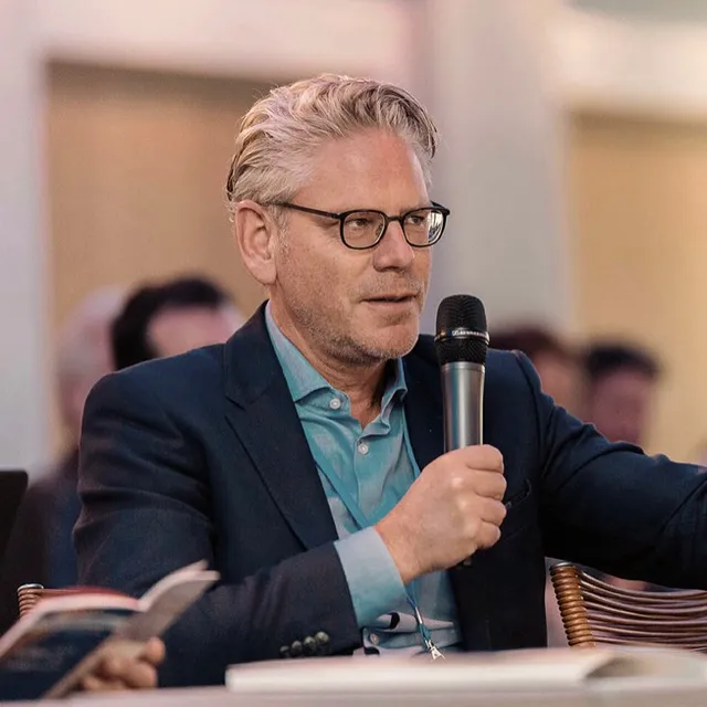 Professor Markus Graefen